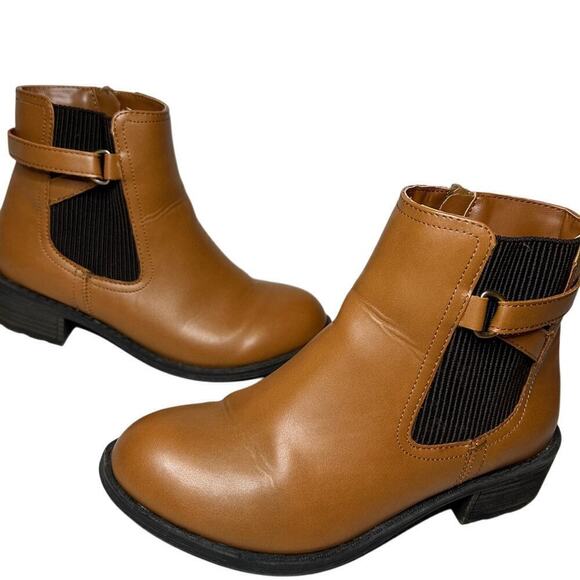 St. John's Bay Shoes - St. John's Bay Division Size 6 Chelsea Ankle Classic Boots Cognac Brown Casual